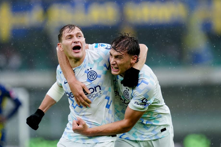 [图]巴雷拉造乌龙泽林斯基破门 国米2-1维罗纳