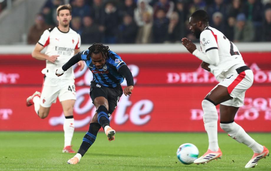 [图]意甲-卢克曼破门莱奥半场伤退 米兰1-1亚特兰大