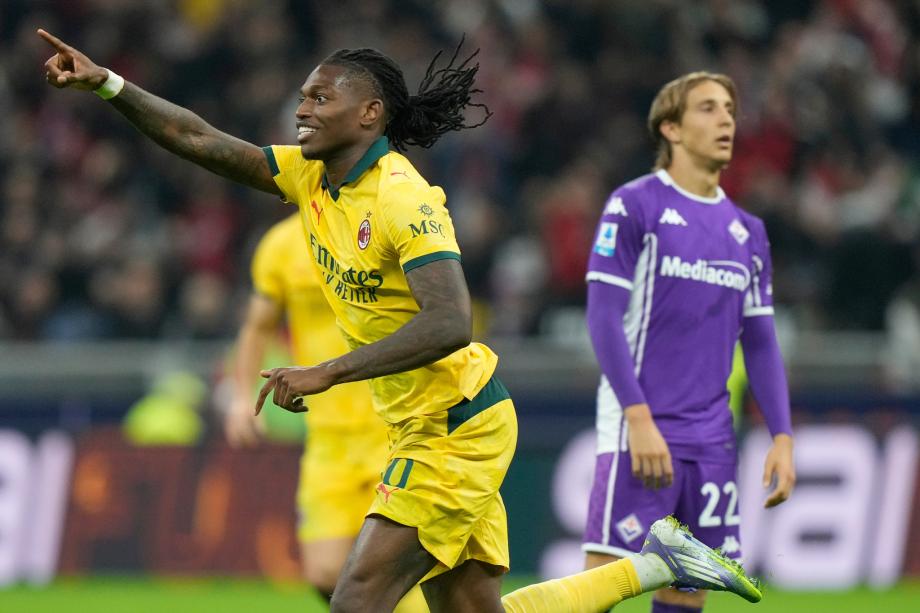 [图]意甲：莱奥双响 AC米兰2-1逆转登顶积分榜