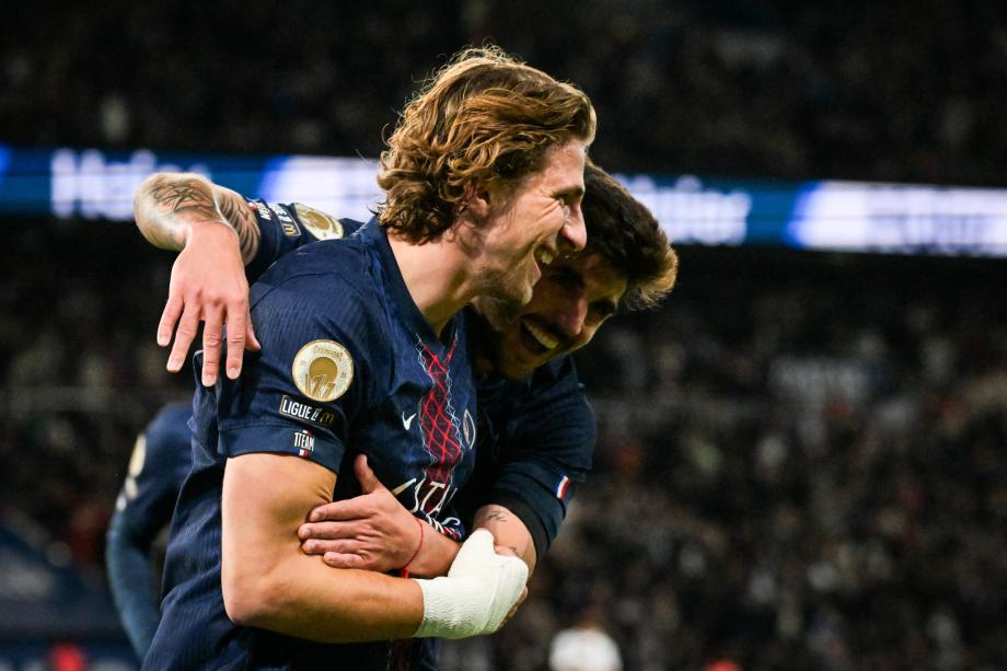 [图]双中卫双双破门 巴黎圣日耳曼2-0胜欧塞尔